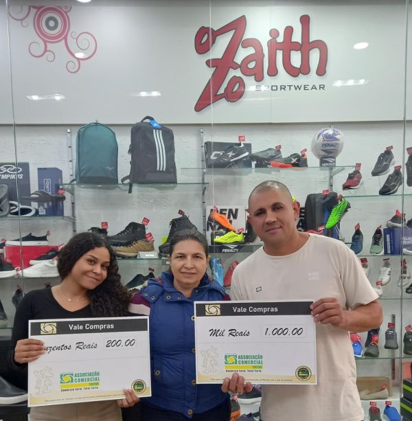 Rayane e Regina - Loja Zaith Sportware - Cleiton o ganhador do prêmio
